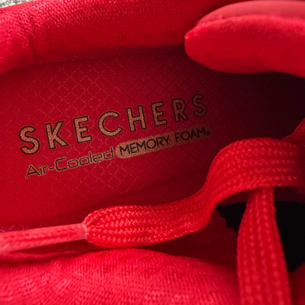 NEW Skechers memory Foam sneakers - Picture 6 of 6